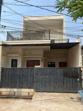 Dijual Rumah Bagus Siap Huni Strategis Griya Asri Taman Mini