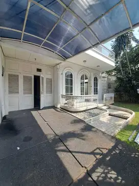 Disewakan Rumah Siap Huni Lingkungan Elite Pondok Indah