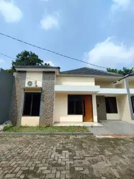RUMAH SIAP HUNI 3 KAMAR TIDUR DEKET GERBANG TOL CIMANGGIS