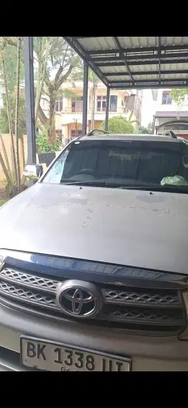 Mobil Fortuner Diesel 2010 Type G Warna Metalic