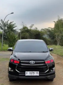 Innova Venturer Diesel matic 2017