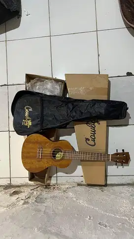 Gitar Ukulele Konser like new