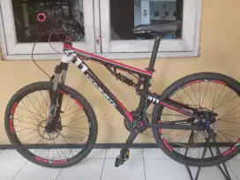 Sepeda MTB united dominate 411