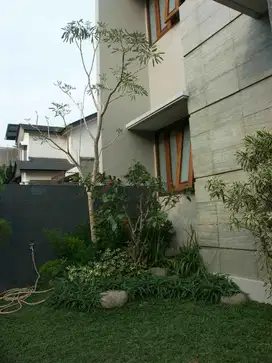 (FAST SALE) RUMAH SETRADUTA, BANDUNG, REPOSISI HARGA, 2 LANTAI (NEGO)