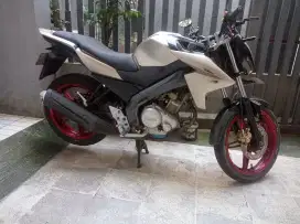 Yamaha Vixion 2013 Titanium Gold