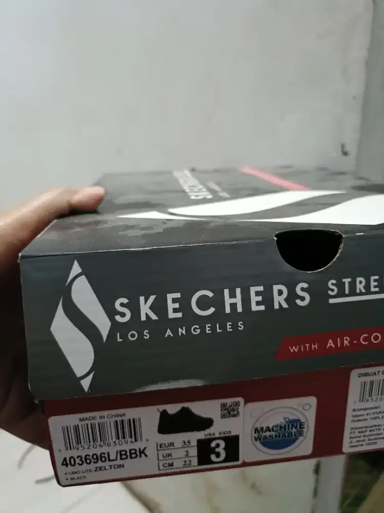 Sepatu Skechers anak