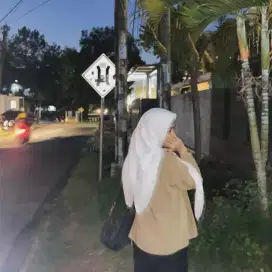 Mencari pekerjaan yang halal.