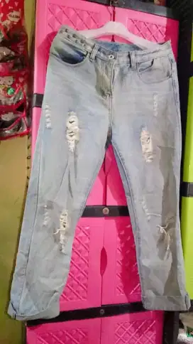 Celana Jeans Ripped