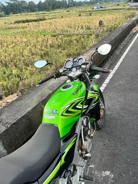 Kawasaki ninja ss tahun 2011