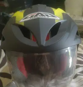 Helm masih bagus 3x pemakaian