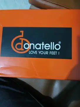 Sepatu baru donatelo