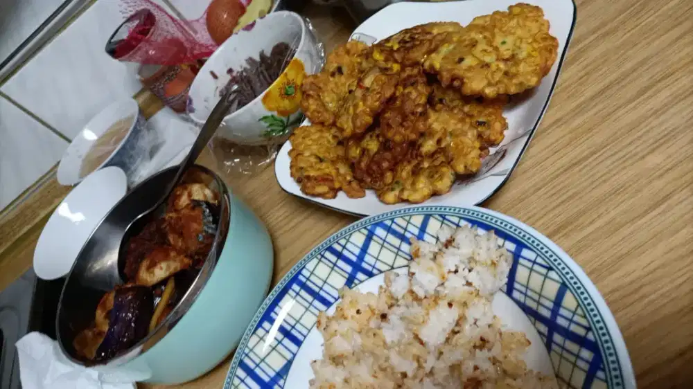 Saya mencari pekerjaan cuci gosok/beberes/bersih bersih