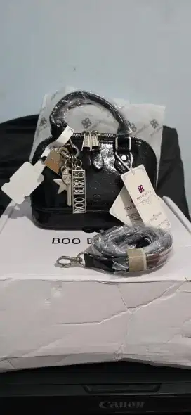 Tas Alma Boo Berries