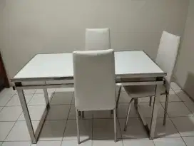 Di JUAL CEPAT SET MEJA MAKAN MARMER 4 KURSI - BEKAS