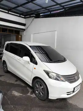 Honda Freed 2010 Bensin