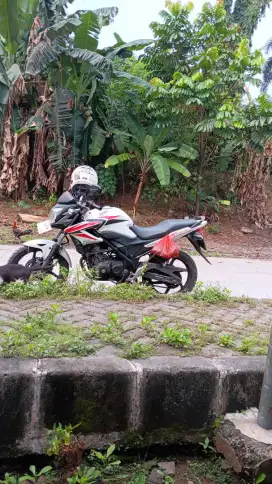Dijual/tukar tambah honda cb 150r old