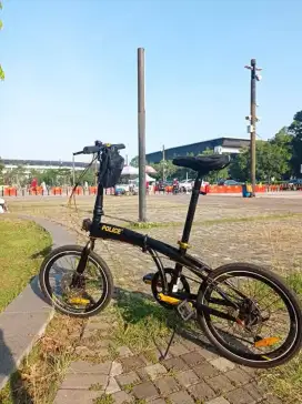 Sepeda Lipat Element Police Milan second