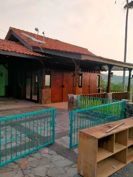 RUMAH UNIK DAERAH SRONDOL COCOK DIPAKAI USAHA