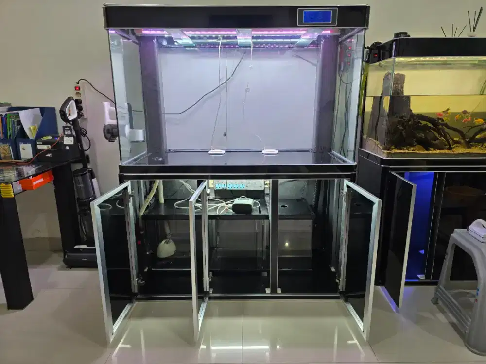Jual 2 unit Aquarium Boyu Fishland az-ko (ACE Hardware)