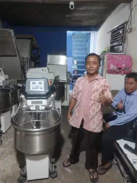 Spiral mixer 25 kg tepung tipe SM-50 Sinmag Taiwan pengaduk roti