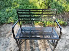 Kursi taman Goyang Ayunan