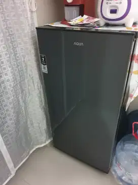 KULKAS 1 PINTU AQUA