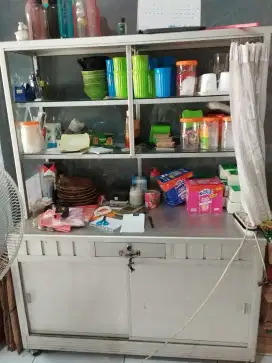 Etalase kaca makanan