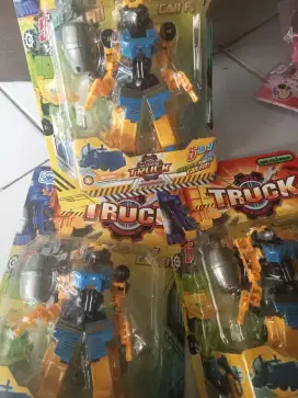 Mainan Robot truk mobil
