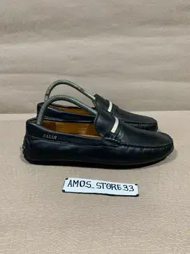 Sepatu bally slip-on