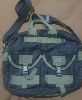 tas camel active,kondisi seperti di foto,tdk ada robek atau rusak