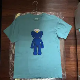 Kaos Uniqlo x Kaws Blue BFF Original Rare