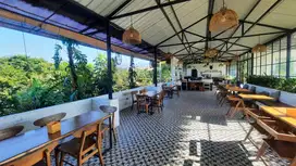Dijual Rumah dan Cafe Kondisi Ramai View Gunung di Bumiaji, Kota Batu