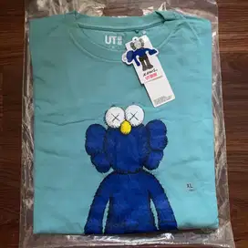 Kaos Uniqlo x Kaws Blue BFF Original Rare Item
