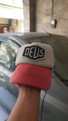 Topi deus original
