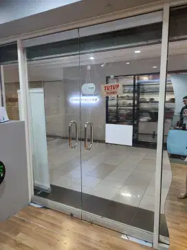 Pintu Kaca bekas