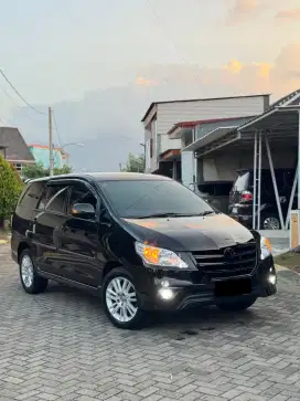 Innova V Diesel AT 2013