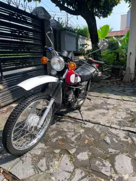 YAMAHA DT 100 ( 1980 )