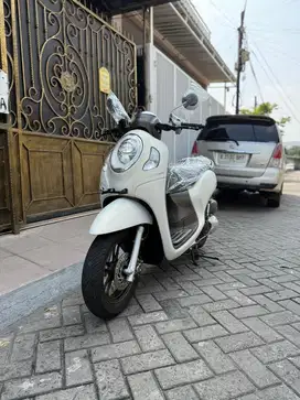 KM 180‼️ HONDA SCOOPY PRESTIGE KEYLESS PUTIH TH 2024