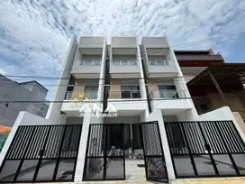 ANA RUMAH BARU 4.33X20M² DI KAVLING POLRI JELAMBAR