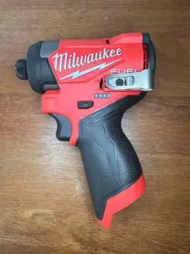 Hex impact driver mesin Milwaukee M12 FUEL 1/4