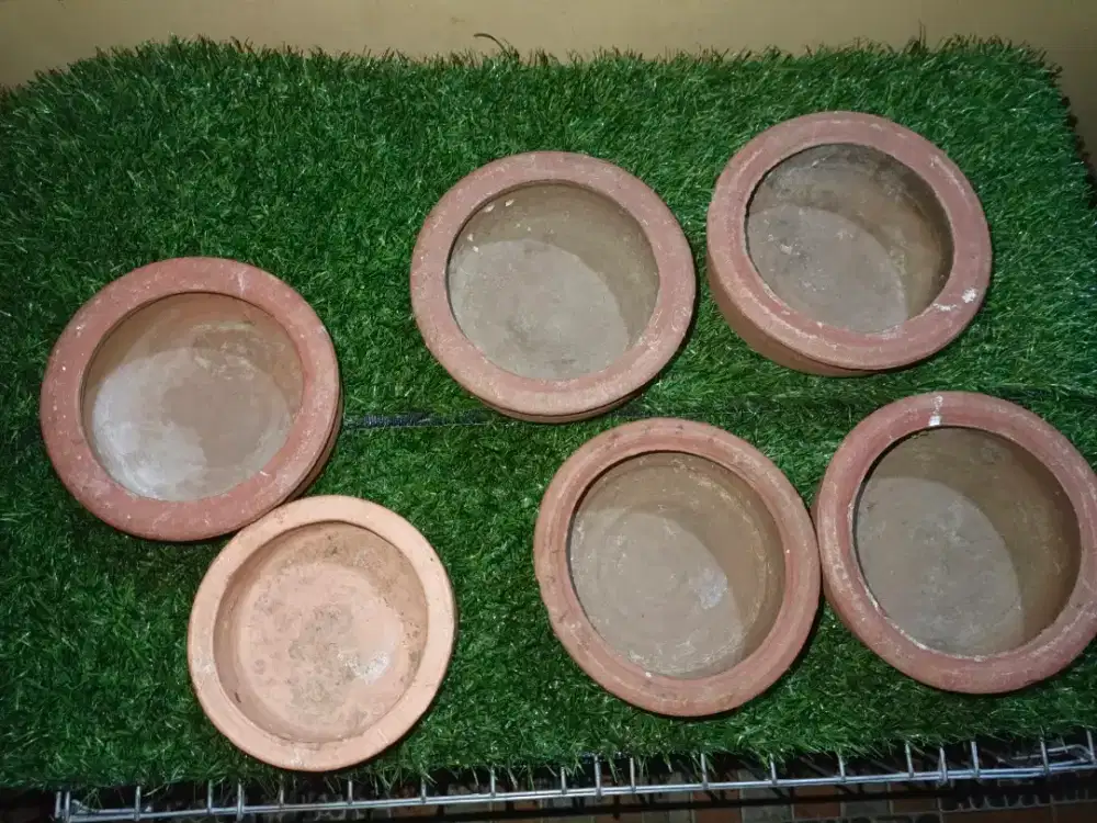 Gerabah pakan ternak hewan peliharaan