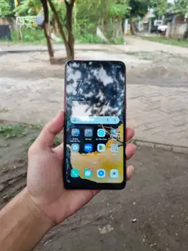 Oppo f7 4/64 hp+charger