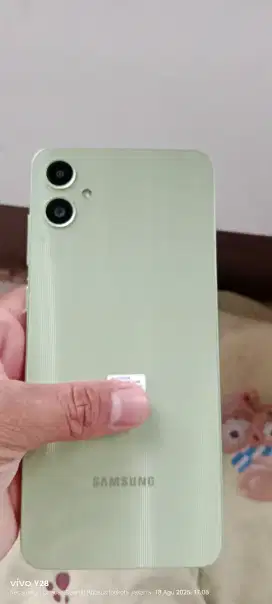Samsung. A05. Pmkyan ja. 4+4/64 cas biasa