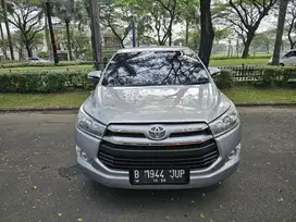 Innova V 2.0 At 2016