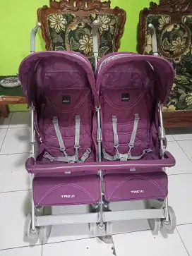 Stroller kembar babyelle trevi