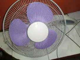 Kipas angin tembok Miyako 16inc Rp.150rb Normal semua