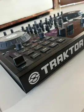 Traktor kontrol S4 MK1
