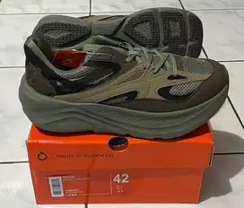 Sepatu Running / Jalan