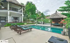 HP-LH01 - Vila Lereng Bukit Tropis Dua Lantai