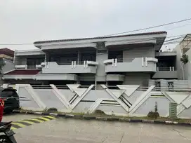 Rumah Green Garden, standar  jalan lebar sekali, jakarta barat
